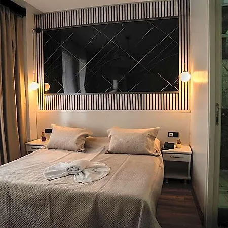 Pera Imperium Taksim Hotel 2*