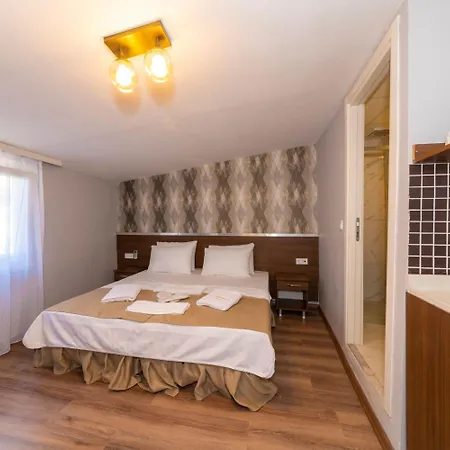 Pera Imperium Taksim Hotel 2*