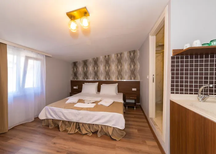 Pera Imperium Taksim Hotel 2*